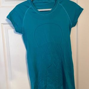 Lululemon Size 6 Swiftly Tshirt
